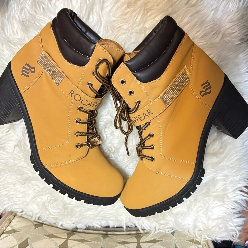Rocawear synthetic tan lace up boots